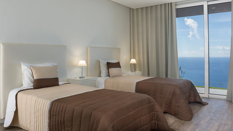 Modern cliff-top villa, panoramic sea-views, A/C, heated pool | Cliffscape