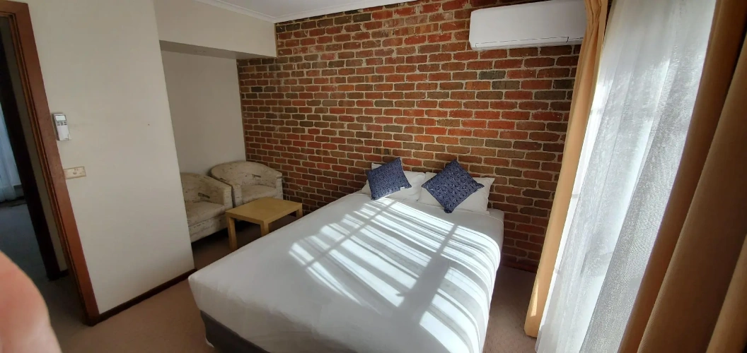 2 Bedrooms Apartment