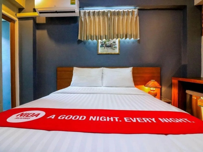 Chula Room & Service