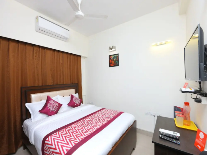 OYO 12368 Day Inn