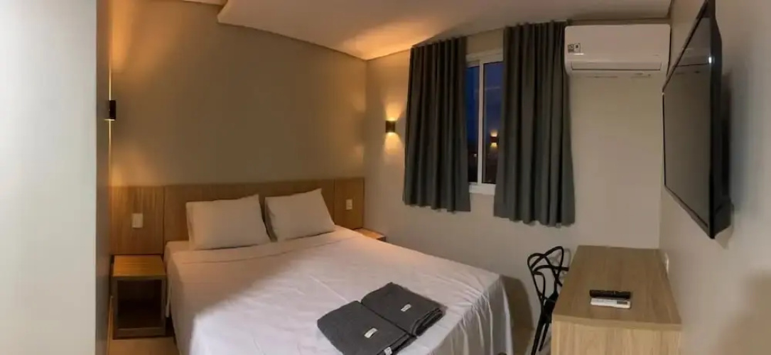 Izzy Hotel