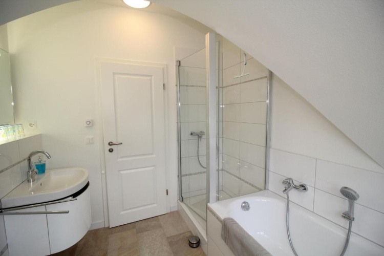 2 Bedrooms Cottage