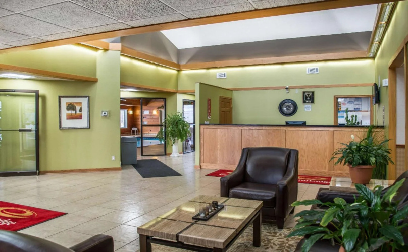 Coratel Inn & Suites By Jasper River Falls