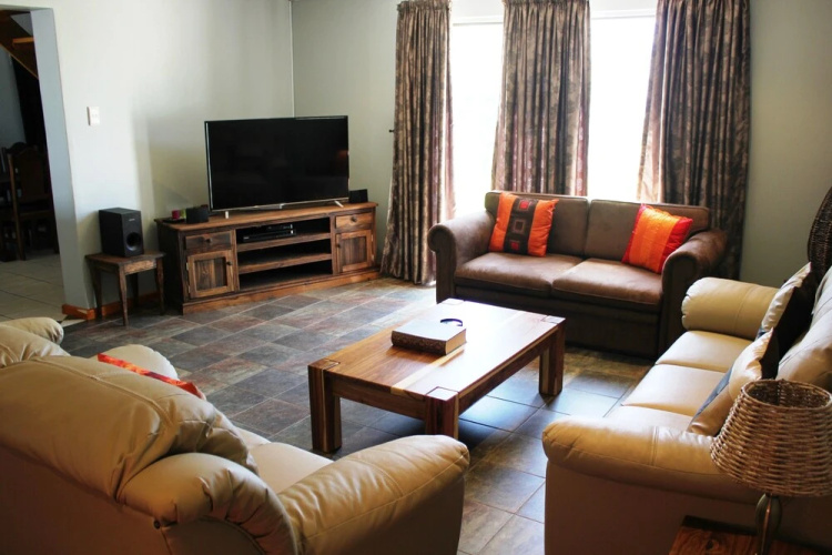 6 Breezer Self catering