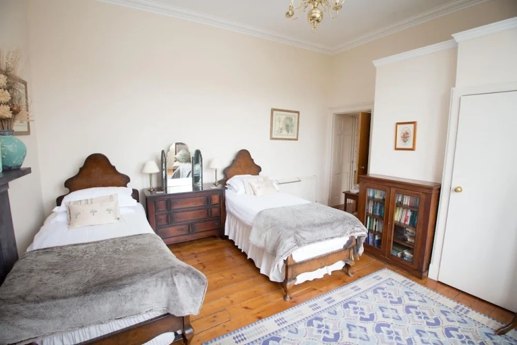 Standard Family room with garden view