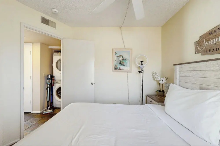 3BR Home w/ Sparkling Pool, Fire Pit
