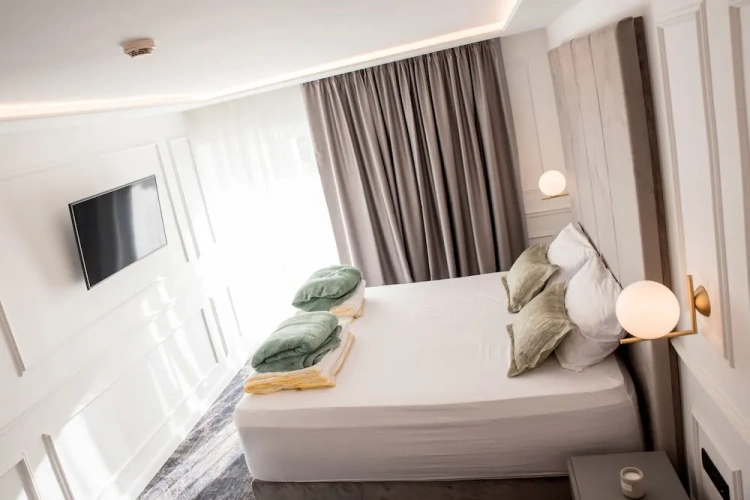 Deluxe Double room with balcony and with sea view