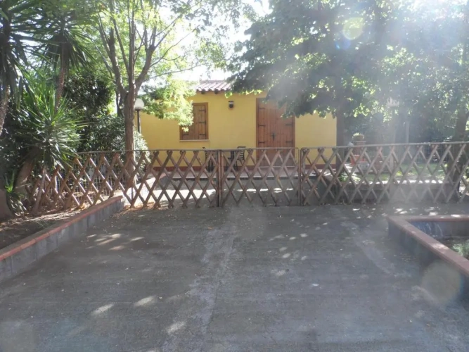 2 Bedrooms Villa