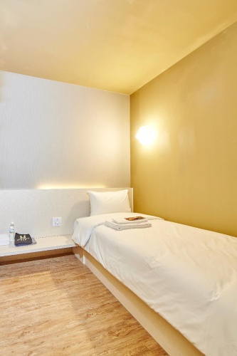 Bed in Dorm (female dorm)