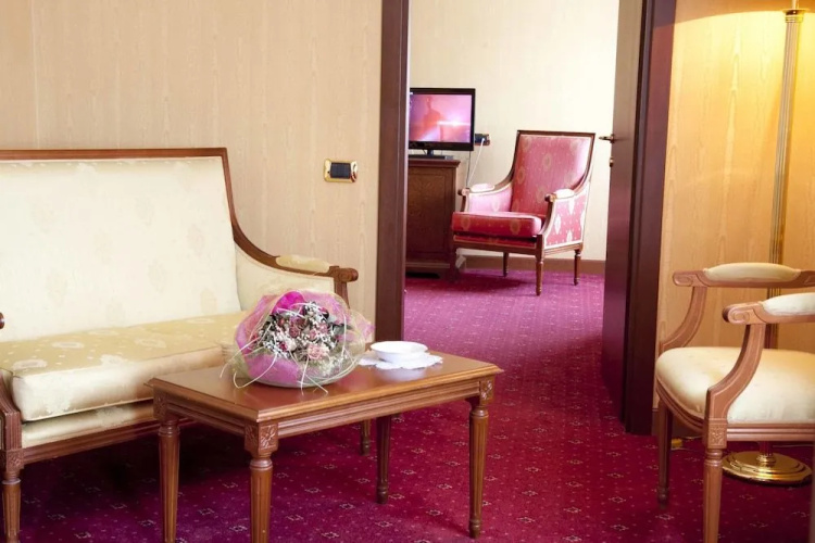 Hotel Jolly