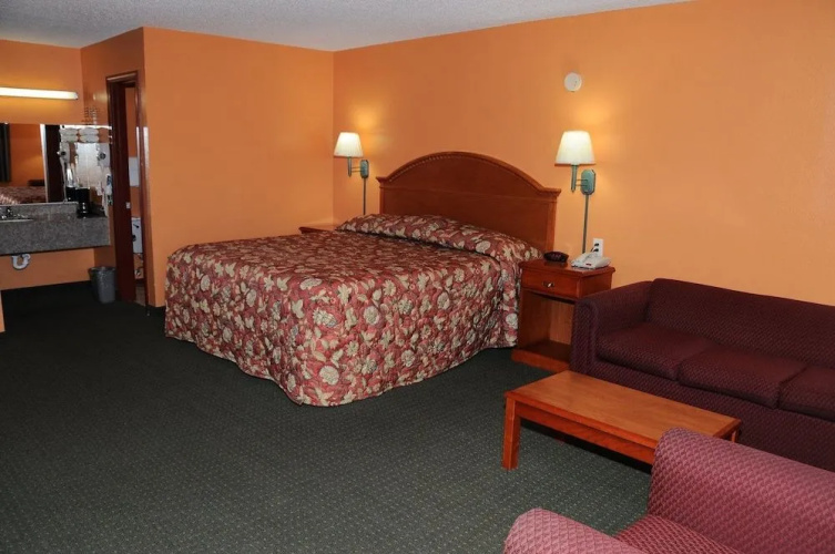 American Inn Cleburne