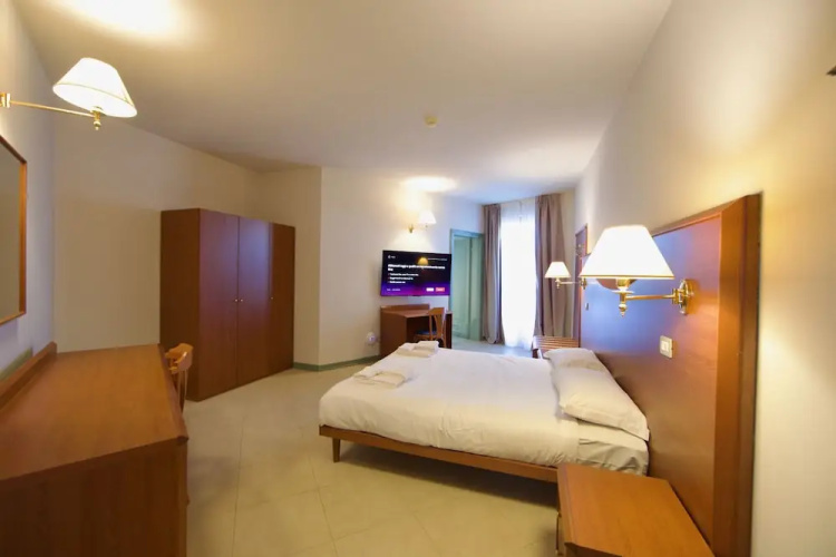 HC Hotel Touring Seniga