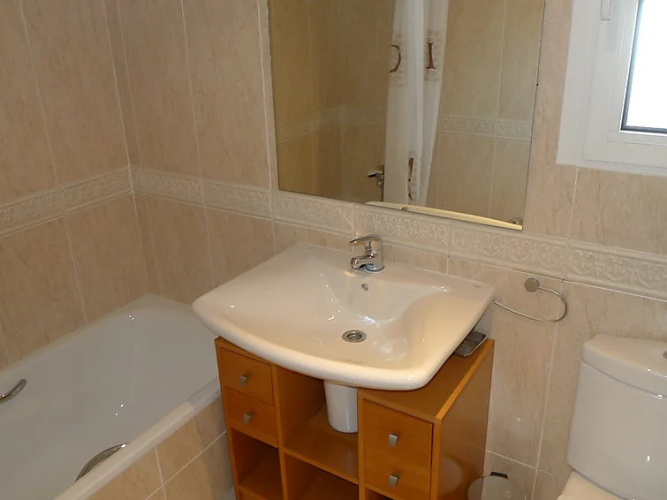 171 Medina Molins