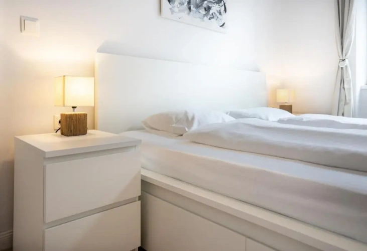 2 Bedrooms Apartment