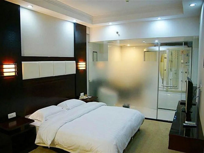 Oriental Pearl Hotel