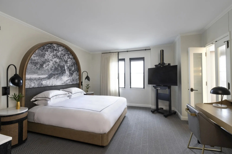 Kimpton Cottonwood by IHG
