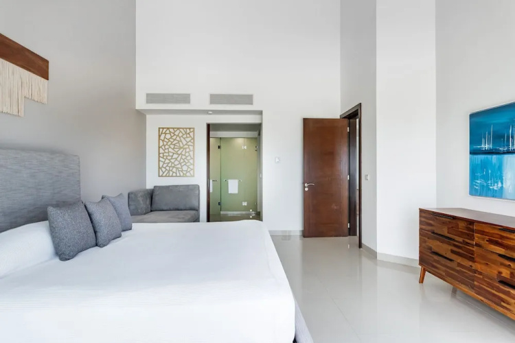 Casa Bali 2 Bedroom Condo by Redawning