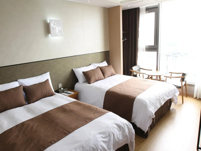 Black Sands Hotel