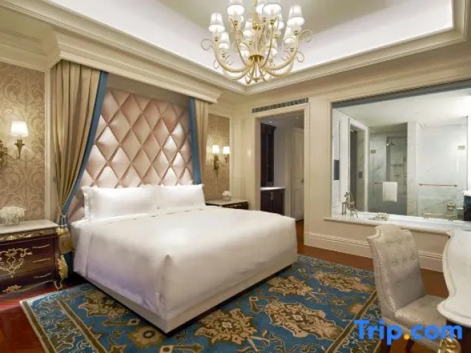 Executive Triple Family Suite