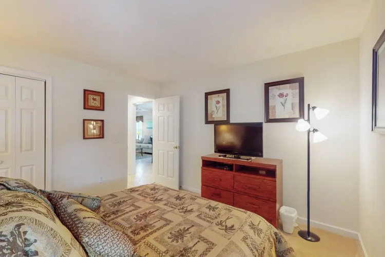 Longs Cozy Haven: Stylish, Accessible Retreat