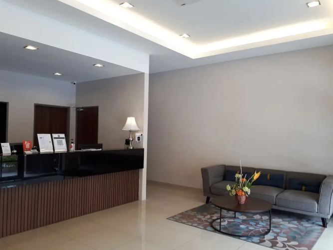OYO 89443 Lumut Hotel