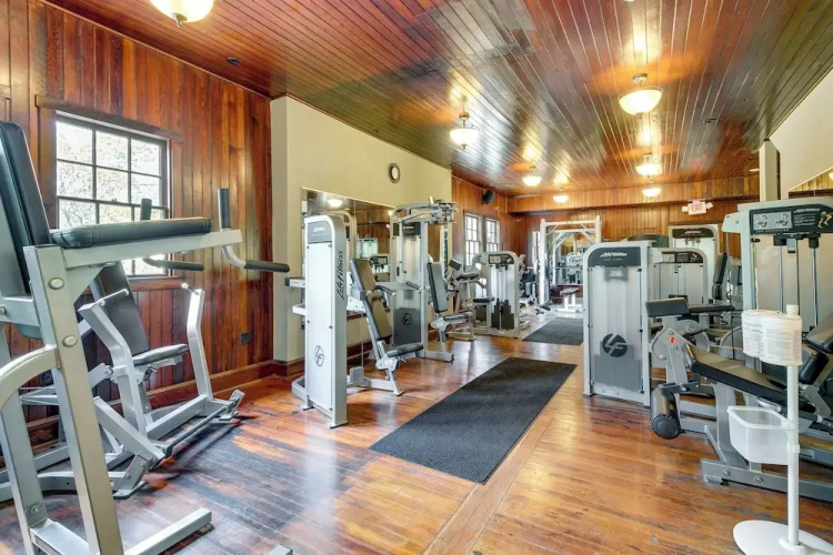 Castle Hill Resort Condo: 5 Mi to Slopes at Okemo!