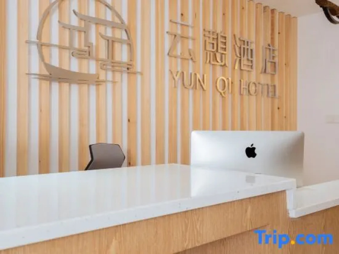 Yunqi River View Terrace Hotel