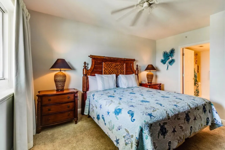 Emerald Beach by Forehand Rentals