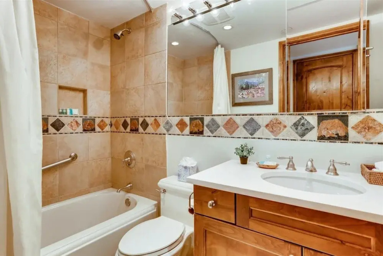 Village Center Condo 4J