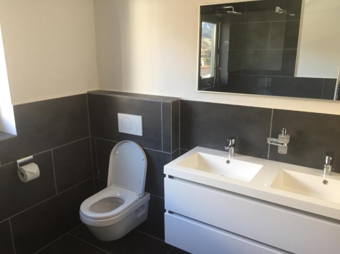 3 Bedrooms Single Apartment