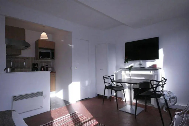 My Apartment in Paris Louvre
