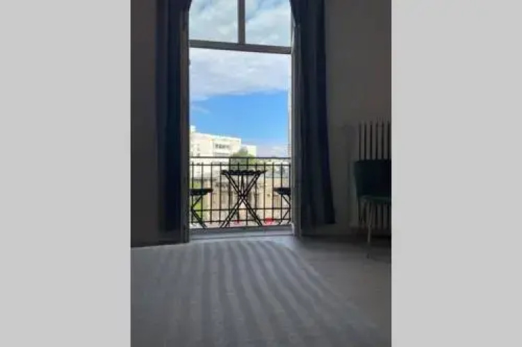 Outstanding 3BR Ultracentral cityview balcony AAA