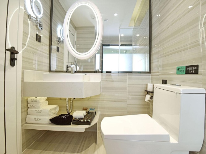 Standard Twin room with view