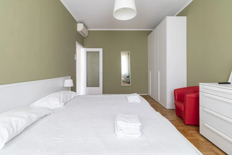 JOIVY Trendy Flat W/Balcony