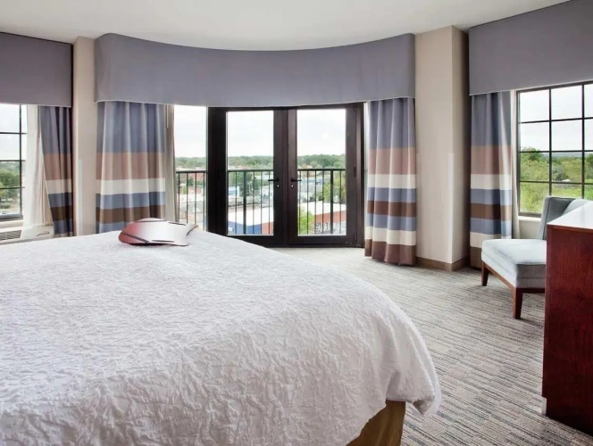 Standard Double room with city view