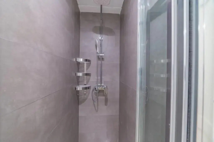 AF 3 - Modern 1 bedroom maisonette