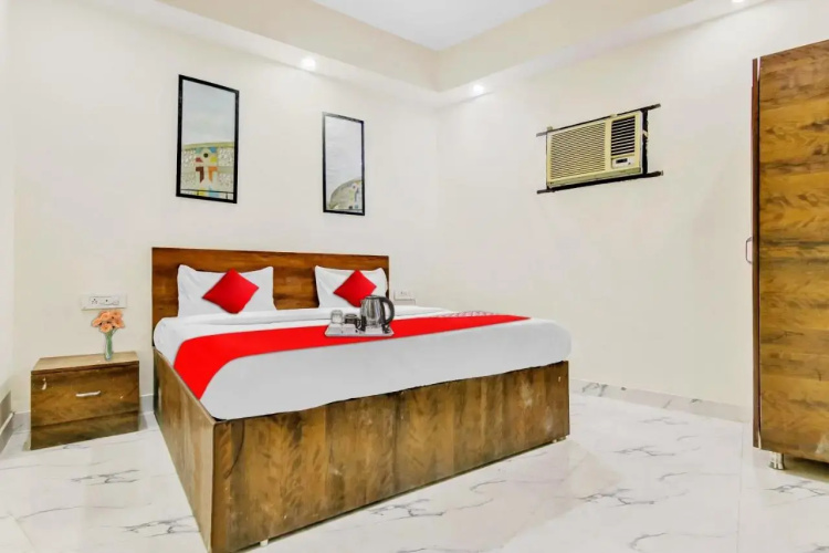 OYO Flagship 70400 Hotel Olive Inn