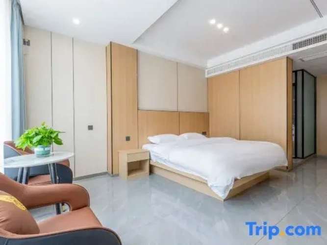 Family Suite with mountain view