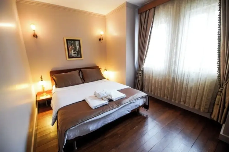 Deluxe Double room with city view