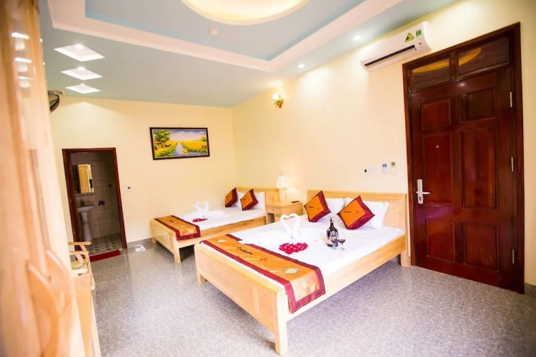 Dong Den Hotel