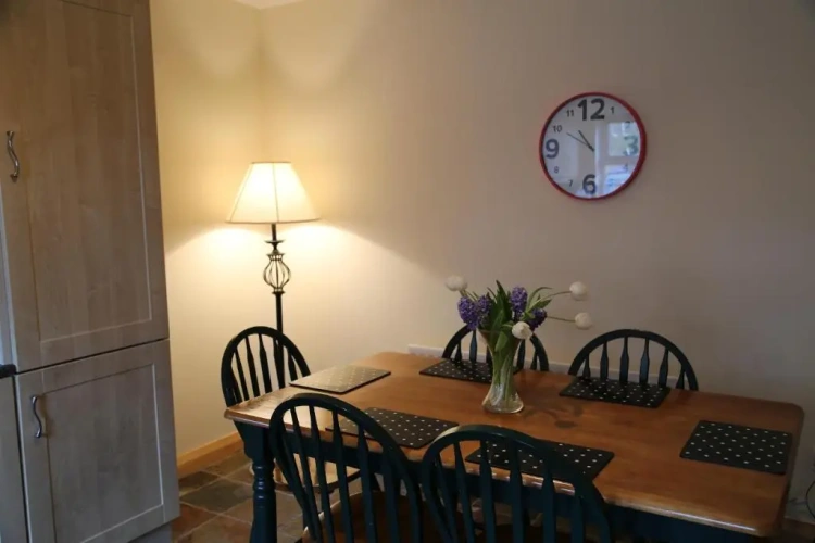 3 Bedrooms Cottage