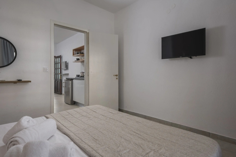 Eleon Suites & Apartments