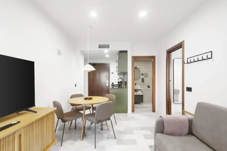 1 Bedroom Apartment with balcony