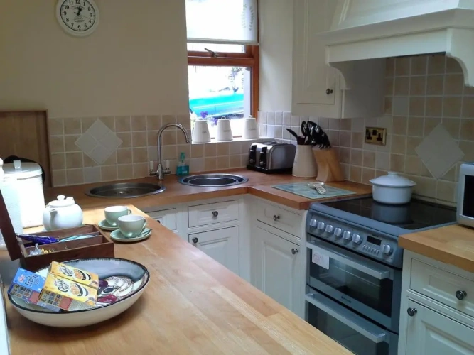 2 Bedrooms Cottage