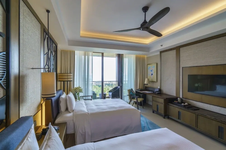 Deluxe Twin room with balcony