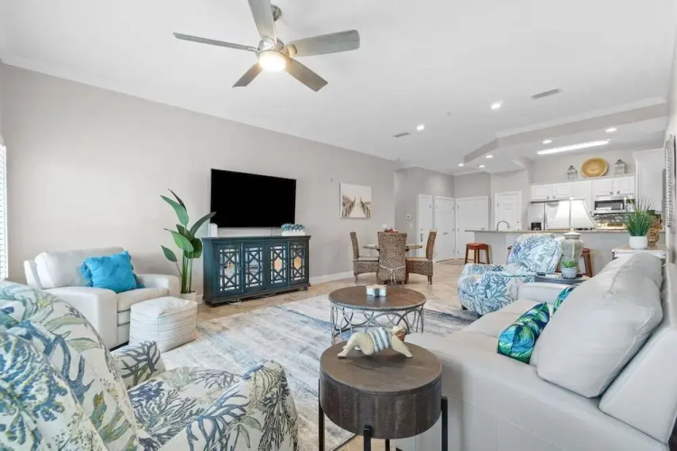 Pavilion Palms 203c