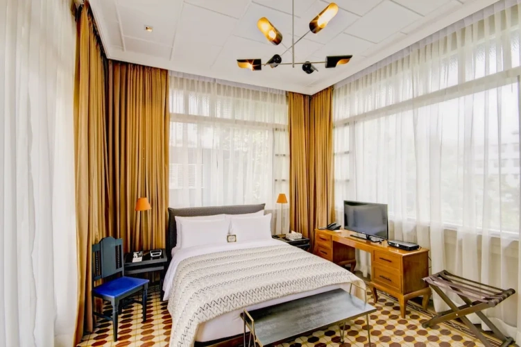 Suite with balcony
