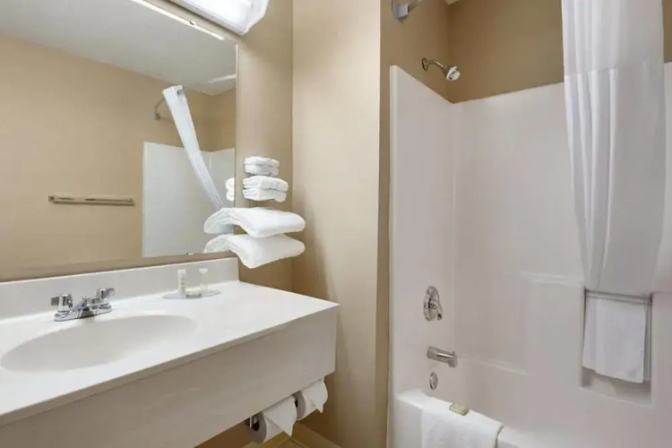 Asteria Inn And Suites