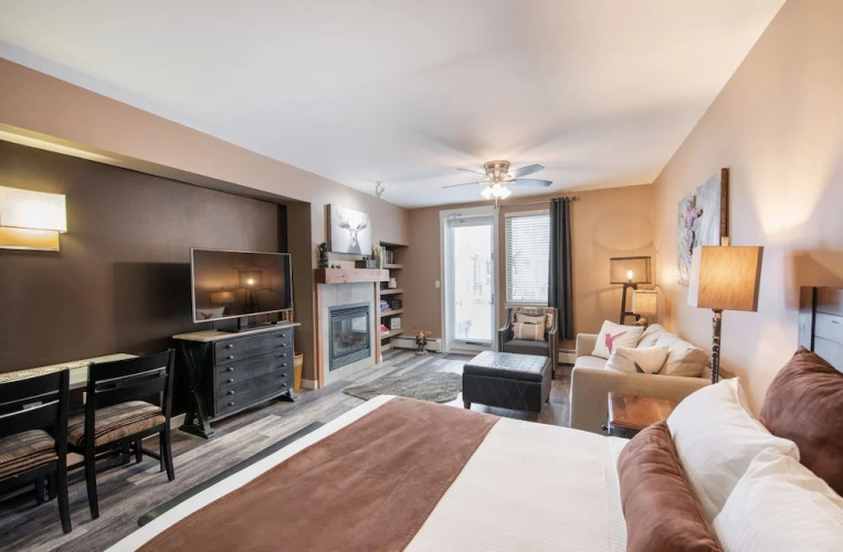 Premium Unit 4371- Fraser Crossing/founders Pointe Condo