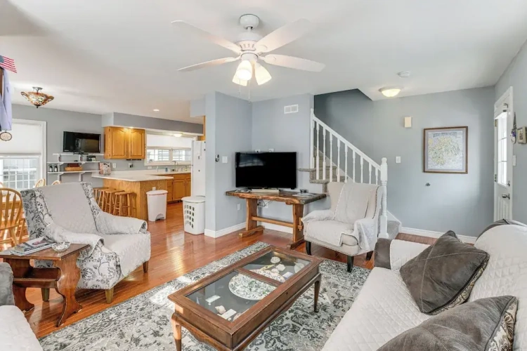 5 Bedrooms Cottage
